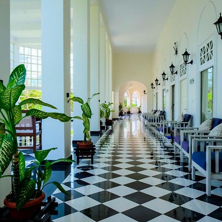 Chanakya Bnr Hotel Puri Esterno foto