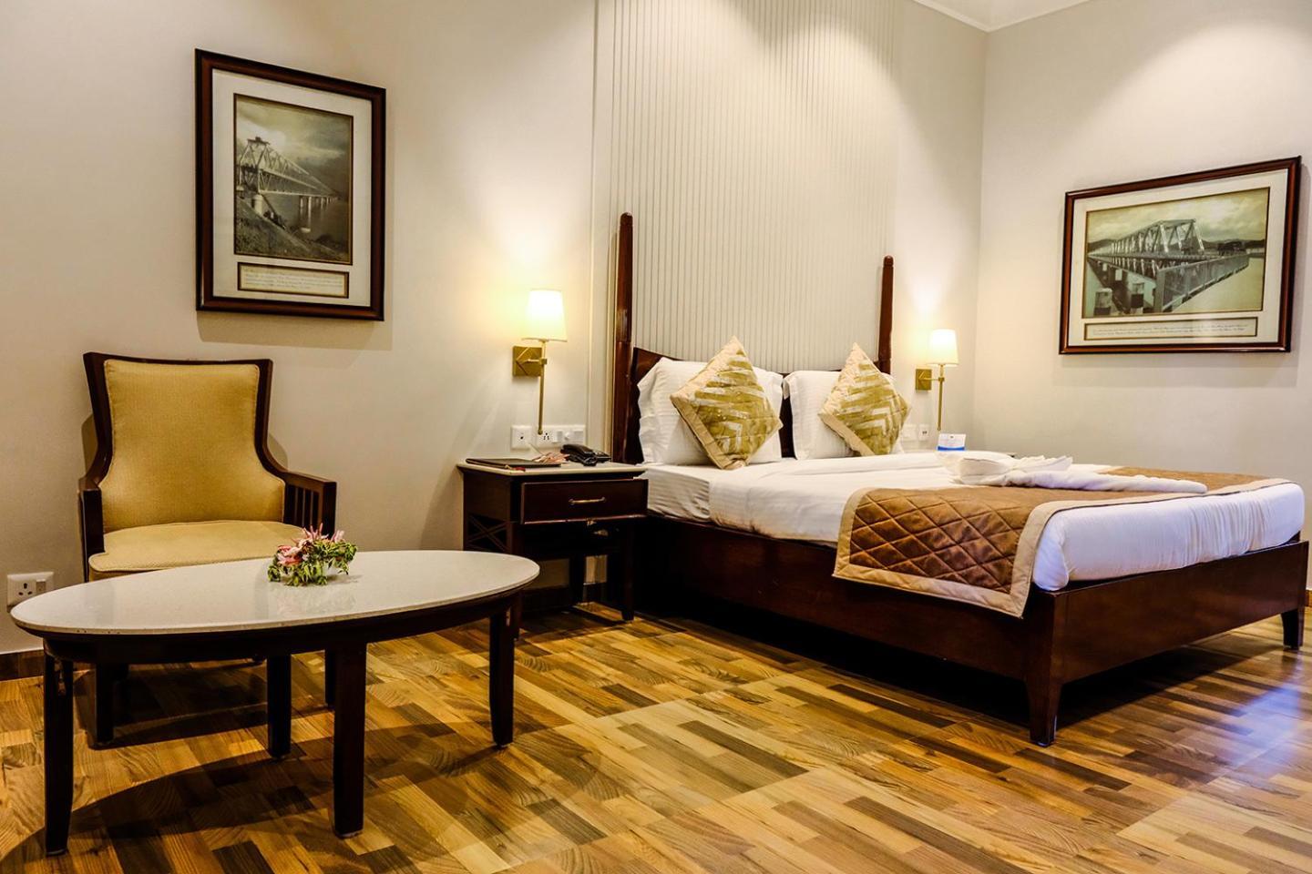 Chanakya Bnr Hotel Puri Esterno foto