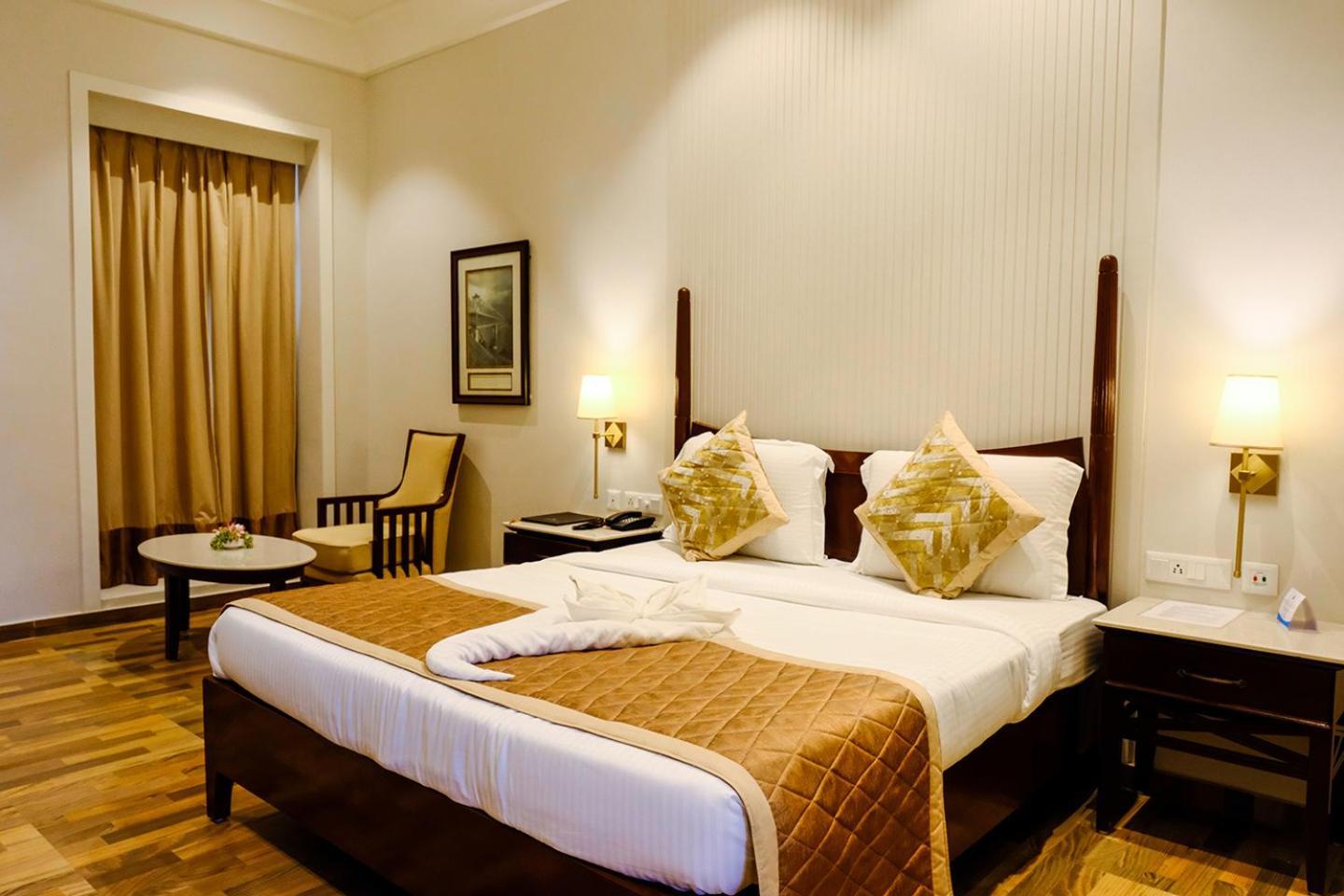 Chanakya Bnr Hotel Puri Esterno foto